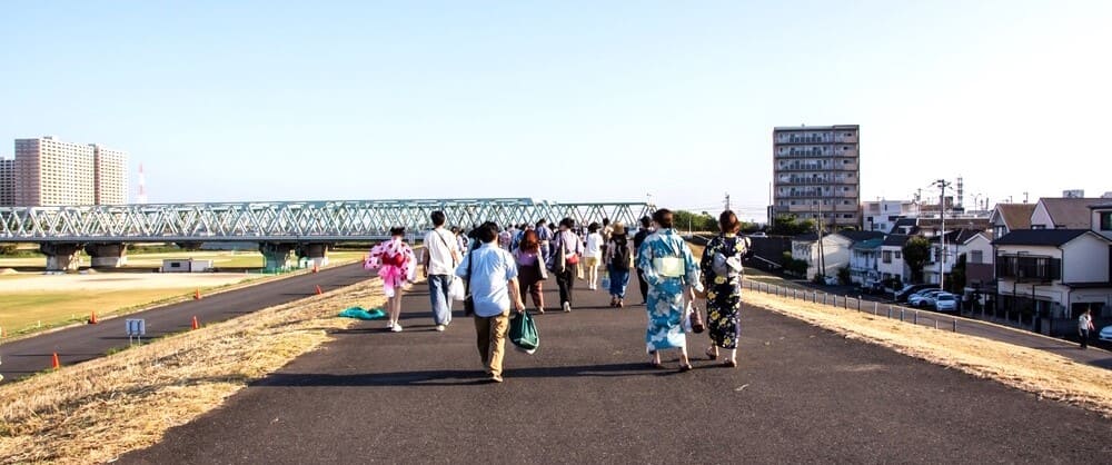 花火前の江戸川の様子